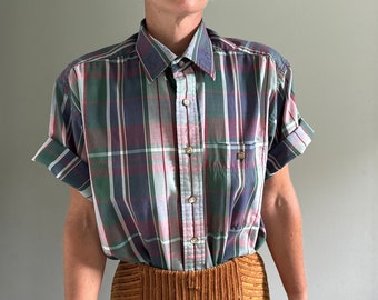 Vintage Plaid camisa de manga corta con botones / camisa a cuadros de los años 70