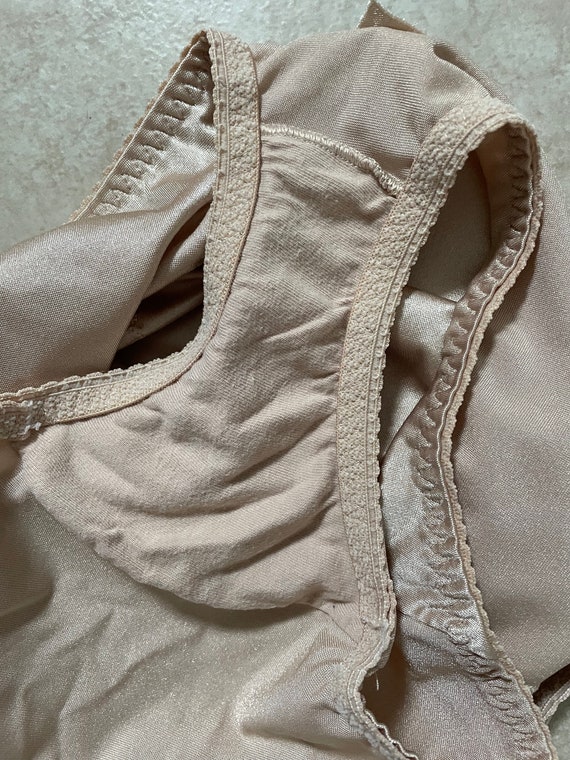 Amniotic Fluid Leak On Underwear