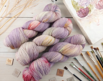 VIOLETTA 1 Hand Dyed Merino Yarn, Single, Fingering