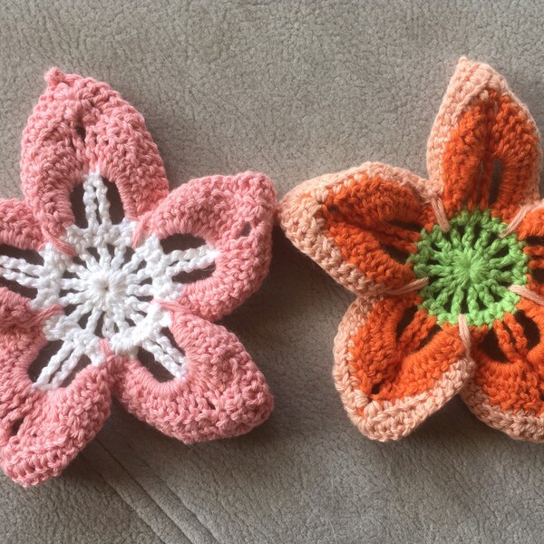 Fleurs crochet à porter en broche ou cheveux