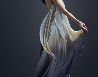 Ombre trouwjurk, Chiffon trouwjurk, zijden trouwjurk, grijze trouwjurk, flowy trouwjurk, strand trouwjurk