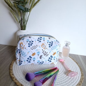 Trousse et panier de toilette, adulte et bébé. image 6