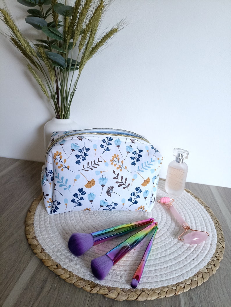 Trousse et panier de toilette, adulte et bébé. image 6