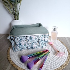 Trousse et panier de toilette, adulte et bébé. image 8