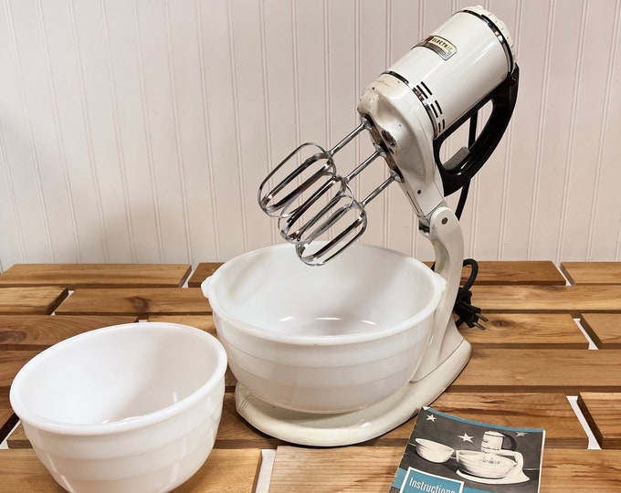 1940s GE Triple Beater Mixer W/ Original Milk Glass Mixing Bowls