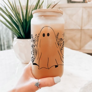 Wildflower Ghost Halloween Tumbler Ice Coffee Glass, Spooky Season Frosted Glass Tumbler, Fall Glass Can, Goth Halloween Mug Ghost Glass Cup