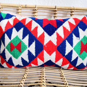 Handgewebter bunter marokkanischer Berber Kissenbezug 50 x 30 cm, Boho Tribal Kissen, Upcycled nachhaltiges, buntes Zuhause, Kissenkissen