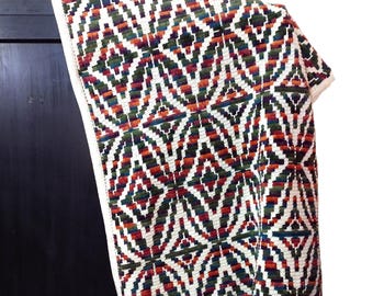 Schema per coperta all'uncinetto a mosaico: sovrapposizione di anelli irregolari (PDF)