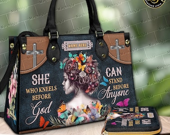 Marchstyle - Borsa e borsetta in pelle personalizzata, Lei che si inginocchia davanti a Dio, Lei è una borsa forte, Portafoglio donna nera, Borsa religiosa personalizzata