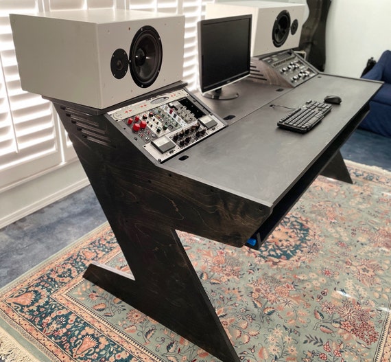Peavey PC 1600X Midi  Home recording studio setup, Studio desk, Home studio  music