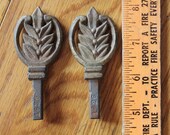 2 Vintage Cast Iron clock keys Part No 1626 leaf design Antique knob wind up