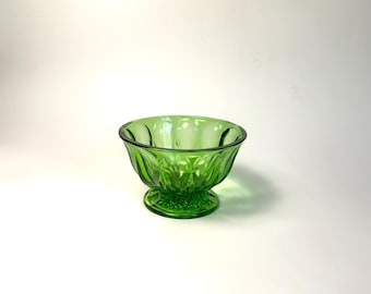 Vintage Fenton Art Glass Basket: Emerald Green, Lambs Tongue