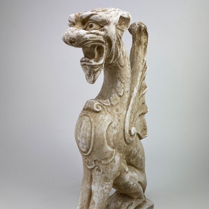 Estátua gótica do leão-dragão grifo de 18&quot;