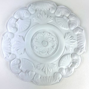 Medalhão de teto em folha de acanto de concha de 12&quot;