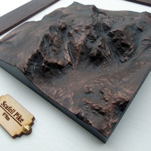 Carte topographique Scafell Pike en finition cuivre vieilli, carte 3D, The Lake District, Cadeau de randonnée, Personnalisé, Wainwright, Fell Walking, Montagne