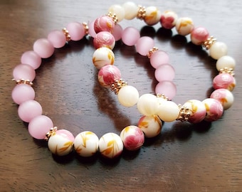 Pink and flowered beads beaded bracelet for spring!