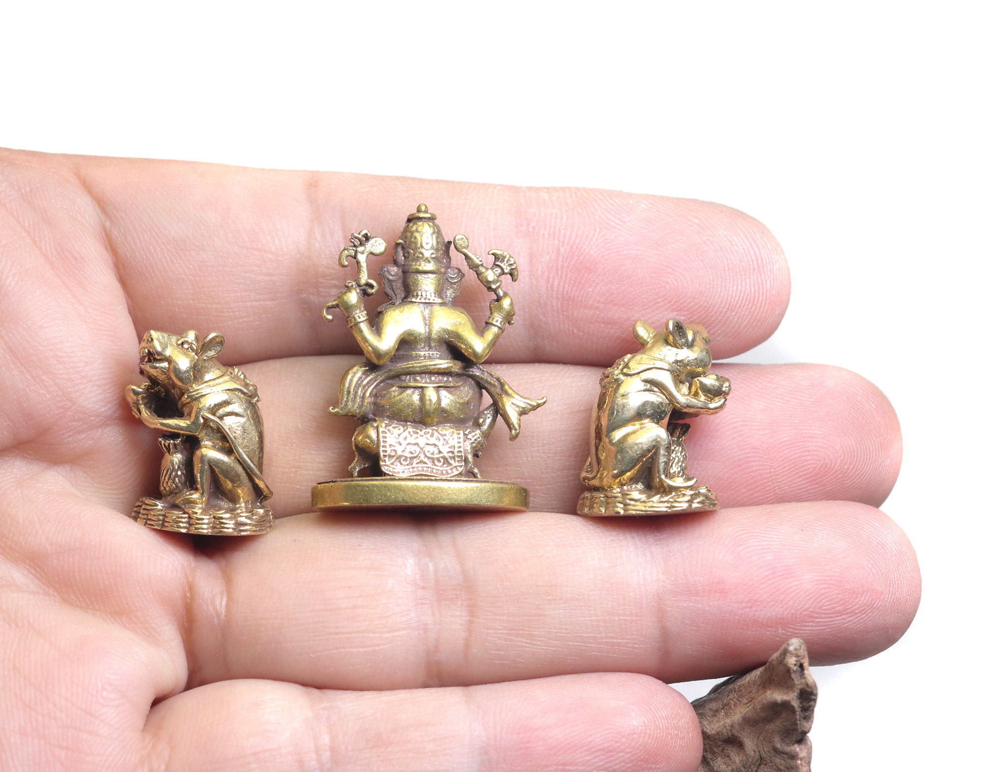 真鍮ガネーシャ像セット: ムシカ、ヒンドゥー教のお守り (3 個) - Etsy