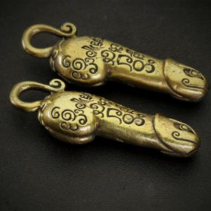 2 pezzi, H1,5x L5 cm Amuleto Paladkhik thailandese in ottone: talismano d'amore e successo