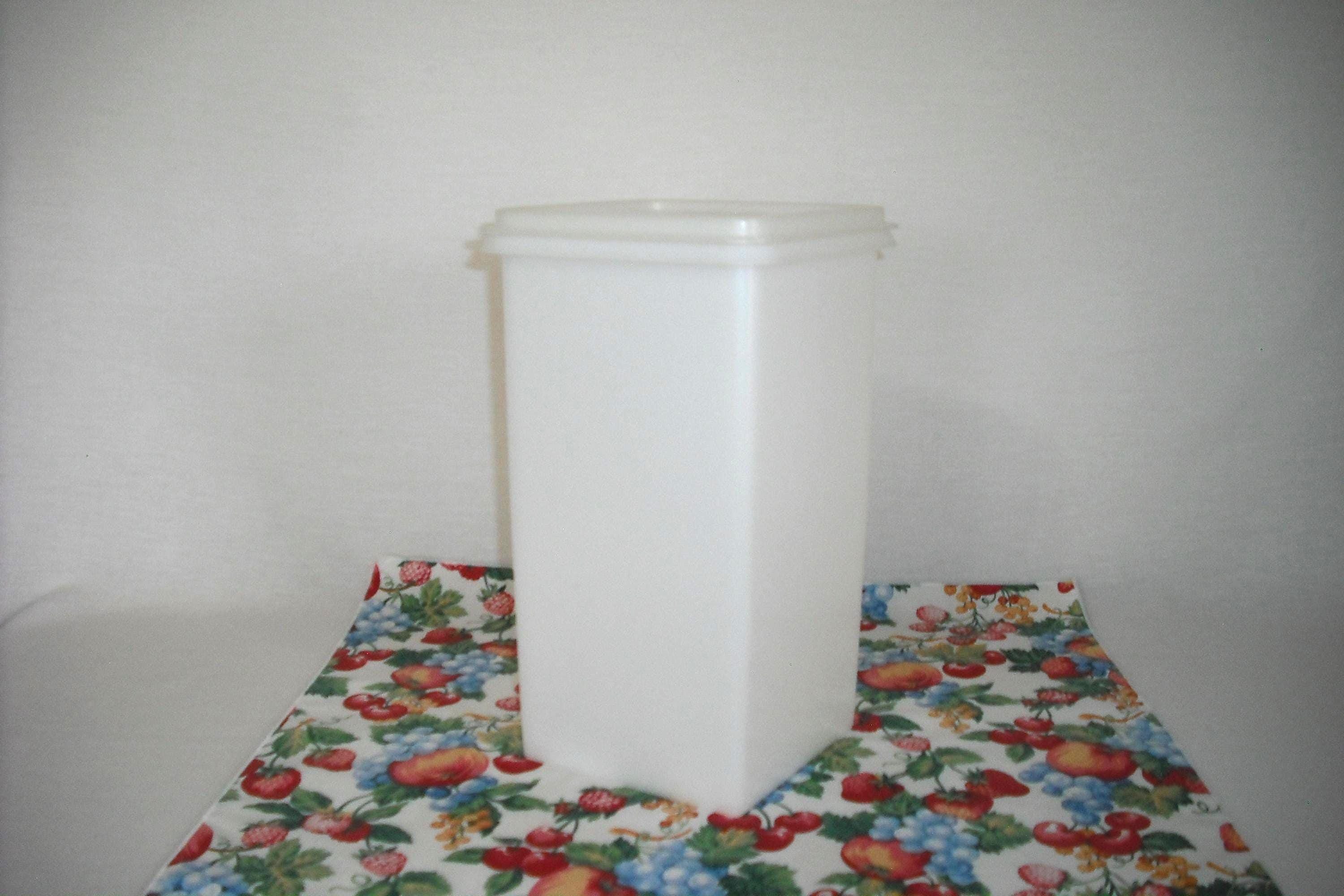 Tupperware Cracker Keeper Container #1314 Vintage