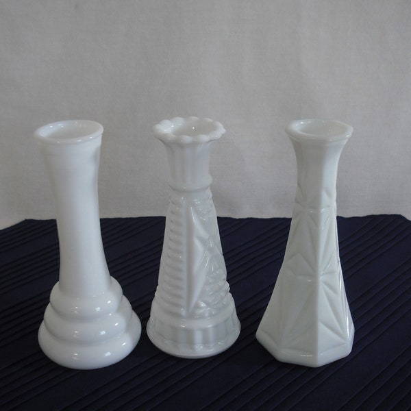 Milk Glass Bud Vases Set of 3 Vintage Home Décor