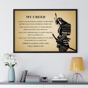 Op de afbeelding: Een zwart-wit afbeelding van een samoerai-krijger met een citaat over persoonlijke groei en leiderschap. Het citaat luidt: "Mijn Credo. Ik ben op een nooit eindigende reis om elke dag beter te worden dan gisteren. Ik zal altijd manieren vinden om alle uitdagingen te overwinnen. Ik zal geen angst tolereren. Het is zelf gecre&euml;erd, en ik kan het verwijderen. Ik zal anderen leiden en inspireren om hun leven elke dag voller te leven. Er is altijd een weg, en ik zal die vinden."