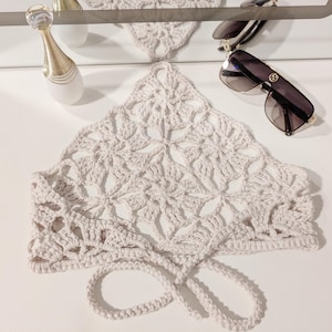 Modello all&#39;uncinetto per foulard triangolare, foulard in pizzo boho per ragazze e donne, foulard estivo per capelli, bandana in cotone, modello in PDF, RU, EN, DE