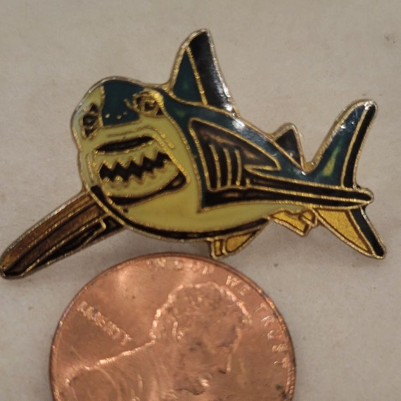 Vintage Great White Shark Enamel Pin 1980s - image 1