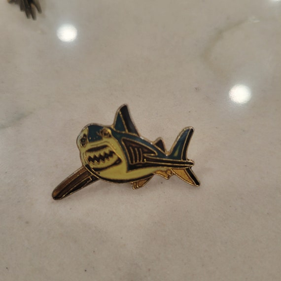 Vintage Great White Shark Enamel Pin 1980s - image 2