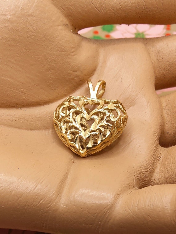 1980's Small 14k Gold Filigree Heart Pendant