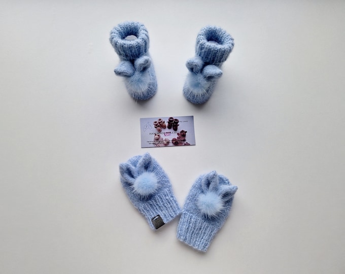 Made to order set of 2 bunny booties/coming home outfit/slippers with pom pom/alpaca socks/merino wool booties/bunny eared footies/mittens