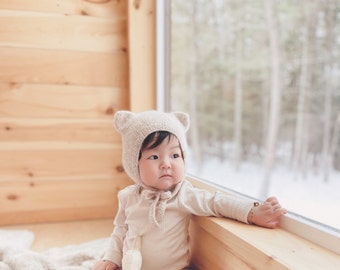 Chapeau de bébé tricoté/ bonnet d’ours en peluche/tenue de retour à la maison/gif pour une fille/cadeau pour un garçon/casquette en laine mérinos/accessoires d’alpaga moelleux/mignon/agréable