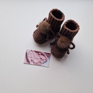 Hand knitted baby boots/ knitted slippers/baby socks/girls boys unisex booties/new born gift/baby shower/ present/merino wool socks/pompoms