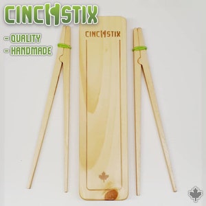 CinchStix Aufbewahrungs- / Geschenkbox-Set, Kinderstäbchen, 2 Paar, lustige, einfache Stäbchen, Trainings-Lernhelfer