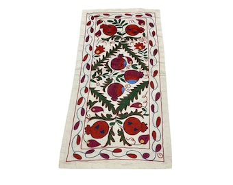Embroidered Suzani Table Runner: Bohemian Silk Decor (50x90 cm)