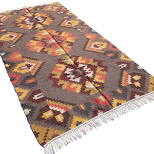 Oriental turkish bohemian kilim rug