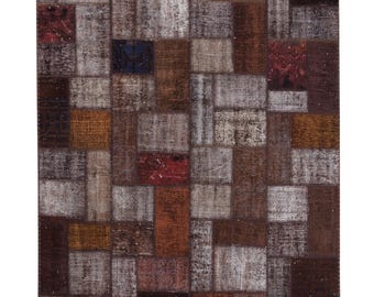 Vintage Turkish Patchwork Rug: Hand-Knotted Wool Area Rug (5.6x7.7 ft)