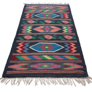 Vintage Caucasian dagestan georgian rug,