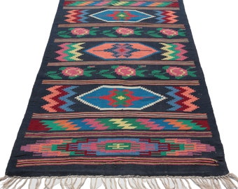Vintage Caucasian dagestan georgian rug,
