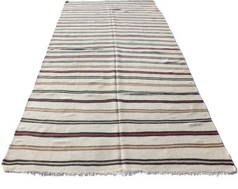 Alfombra Kilim turca blanca a rayas