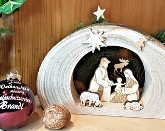Holy family in real wood slice with bark / 3D nativity scene / Christmas decoration / Nativity scene / Natural wood decoration / Wooden Christmas decoration