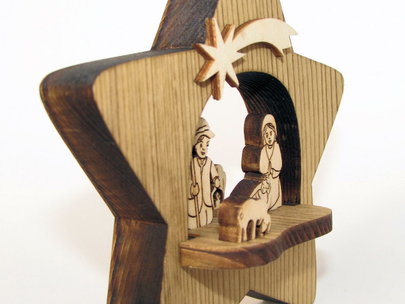 Wood Nativity Scene 3D Crib Star image 3