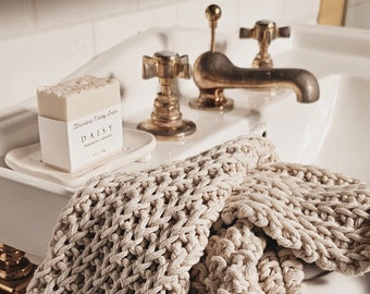 Callas Towel, Knitted, Recycled cotton yarn towel for bathroom or kitchen, made with natural fibers, Sustainable gift