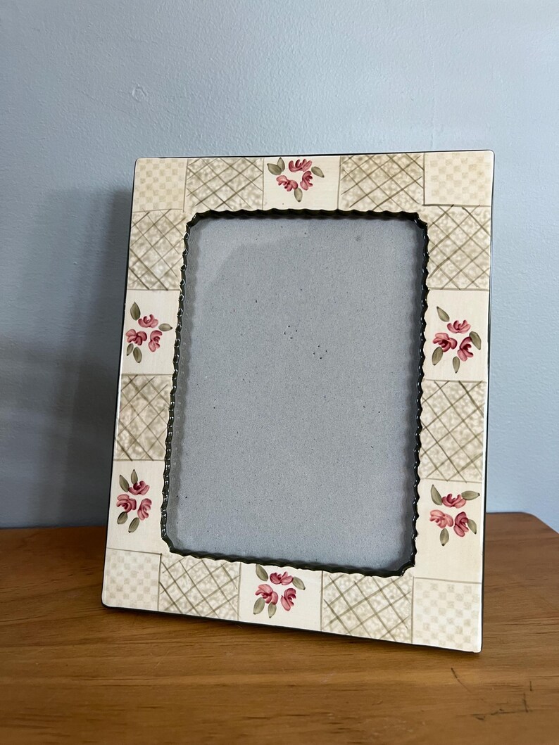 Marco de porcelana vintage de 13 x 18 cm con flores rosas, impresión en placa Gelli / Decoración para bodas y baby shower / Tienda EleanorLouise Frame Only