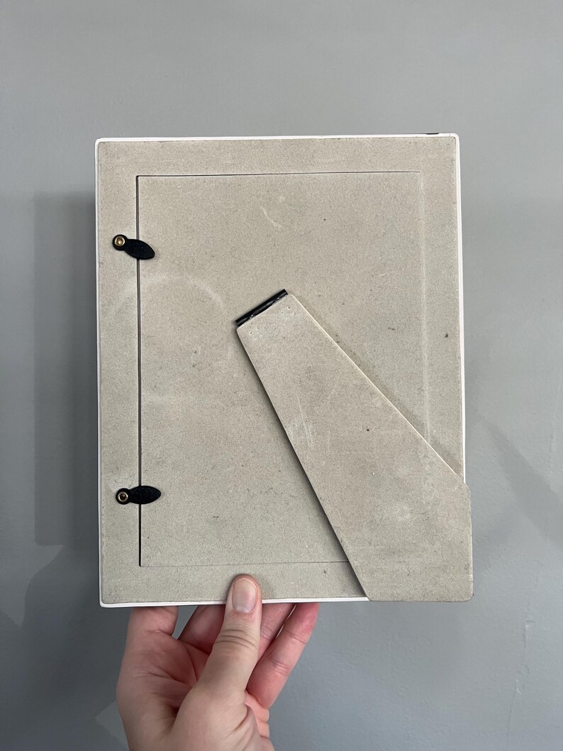 Marco de porcelana vintage de 13 x 18 cm con flores rosas, impresión en placa Gelli / Decoración para bodas y baby shower / Tienda EleanorLouise imagen 4