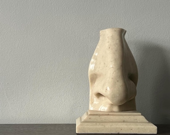 Sujetalibros vintage de resina con forma de nariz: Escultura inspirada en la nariz de David / Arte original / Regalos únicos / TiendaEleanorLouise