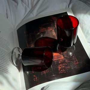 Vintage robijnrode cocktailglazen met steel | Vintage bargerei | Huwelijkscadeau | WinkelEleanorLouise