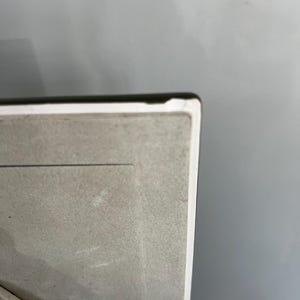 Marco de porcelana vintage de 13 x 18 cm con flores rosas, impresión en placa Gelli / Decoración para bodas y baby shower / Tienda EleanorLouise imagen 3