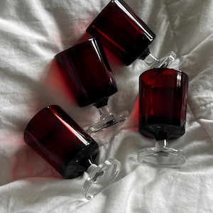 S / 4 Mini Vintage Rubinrote Glas Cocktailgläser | Vintage Barzubehör | Hochzeitsgeschenk | ShopEleanorLouise