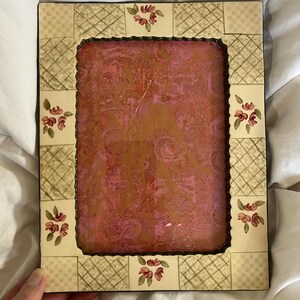 Marco de porcelana vintage de 13 x 18 cm con flores rosas, impresión en placa Gelli / Decoración para bodas y baby shower / Tienda EleanorLouise imagen 5