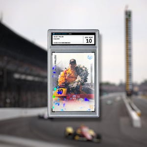 Alex Palou 2025 Indy 500 Champion, carte de sport holographique sur mesure, carte à collectionner | Présentoir pour dalles cartonnées | Chargeur par le haut